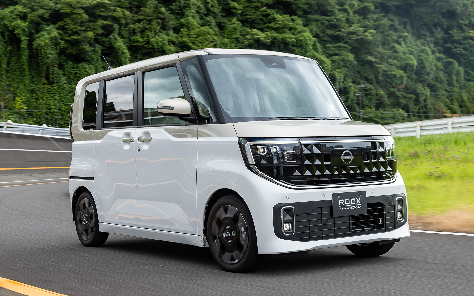 2025年秋発売の新型「ルークス」に先行試乗 激戦の軽自動車で存在感の