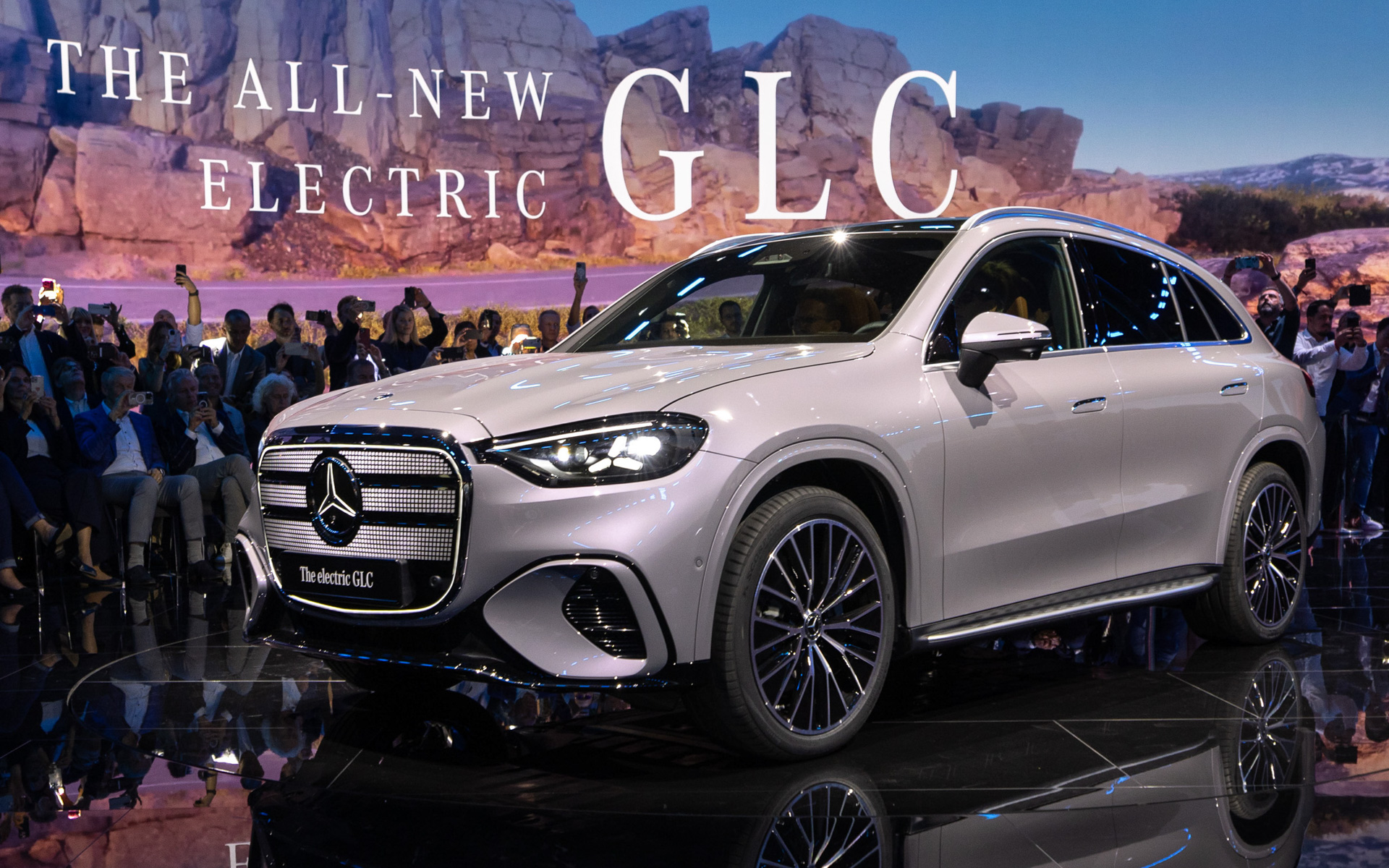 メルセデス・ベンツ、世界初公開の新型EV「GLC」をIAAモビリティ2025に