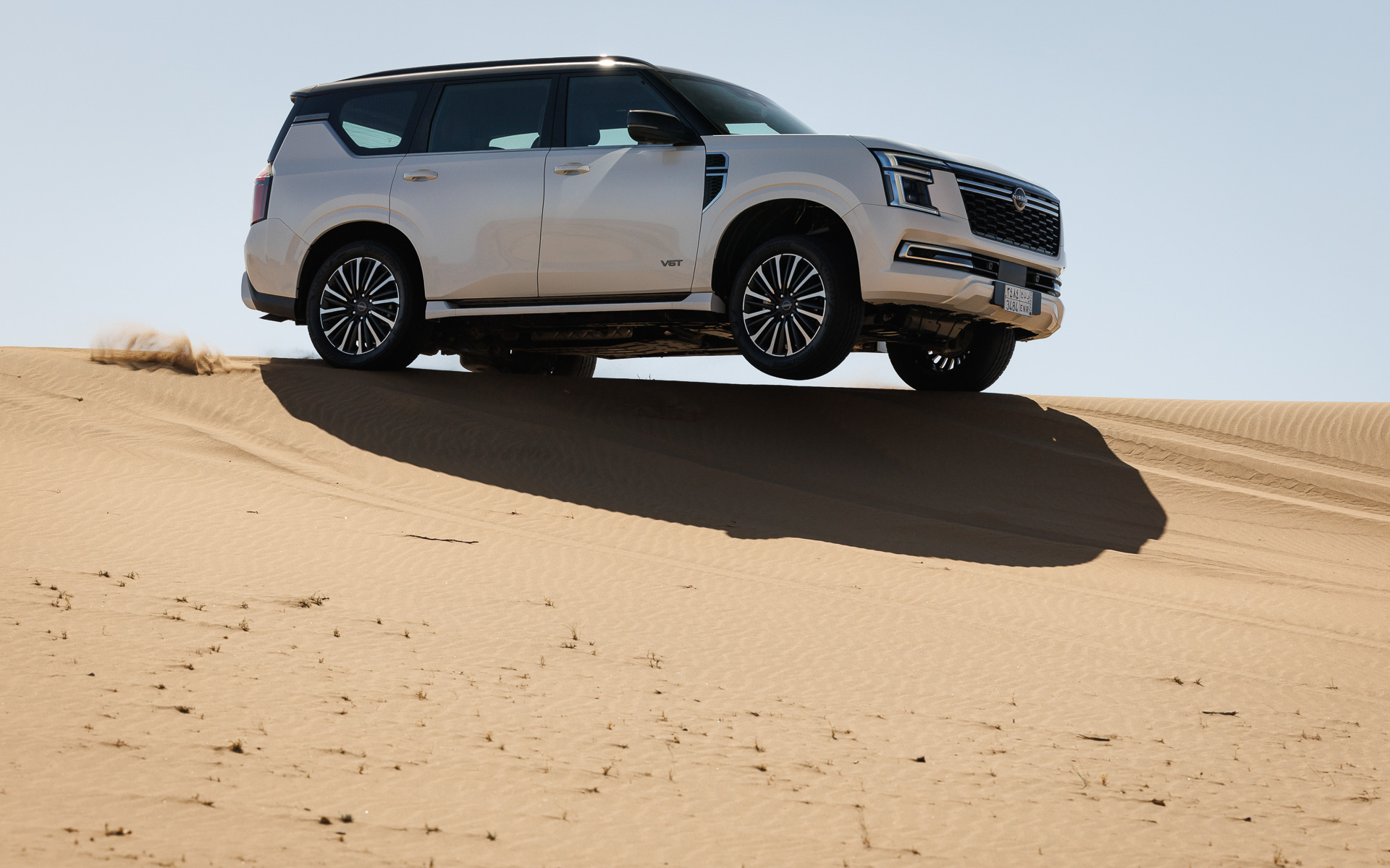 中東日産のプロジェクトで使われるSUV「パトロール」、テイン製高性能4 