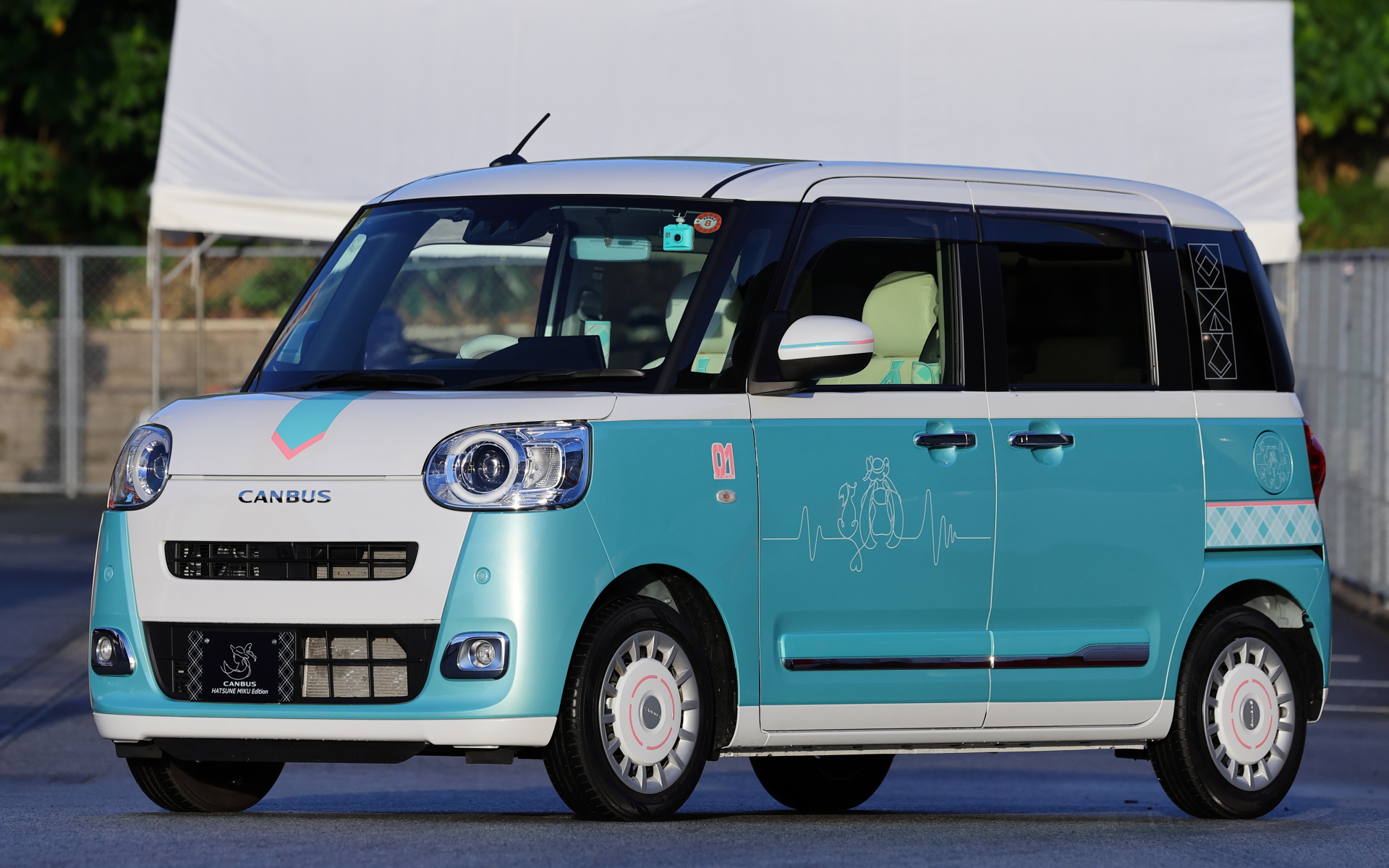 初音ミクデザインのムーヴキャンバスが沖縄のサーキットを走った!! 「D 