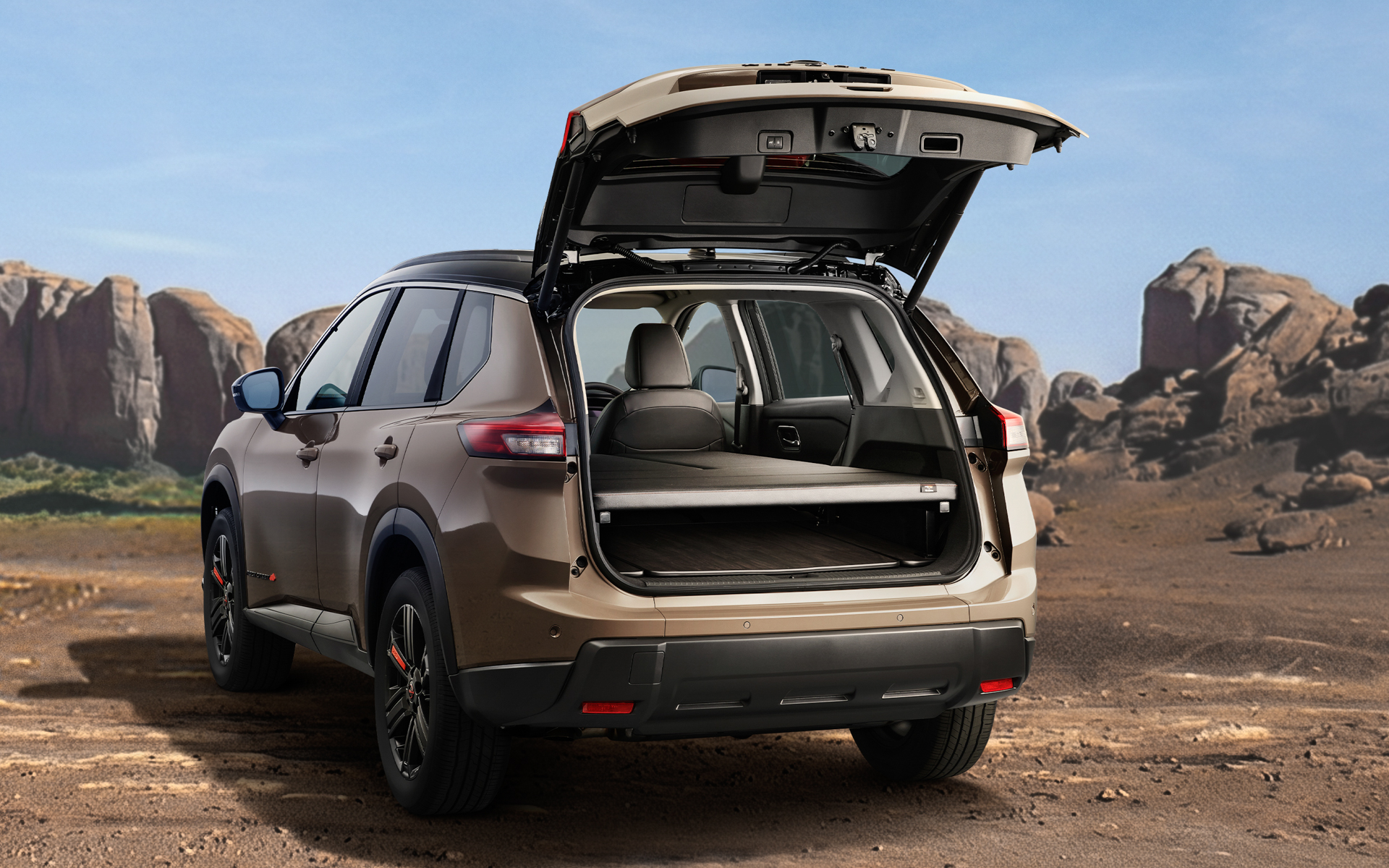 エクストレイルに車中泊仕様「マルチベッド」登場