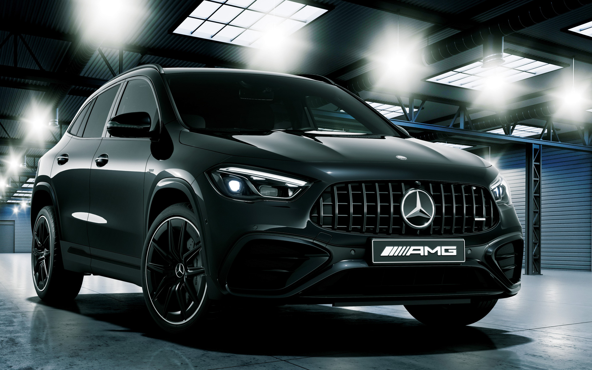 Mercedes-AMG GLA 35 4MATIC Black Masterpiece: Limited Edition "Blacked-Out" Edition for Japan