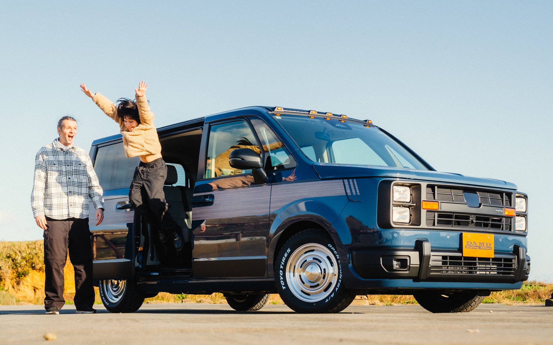 DAMD Releases "Resonator" Body Kit for Stepwgn: Retro American Square-Headlight Style