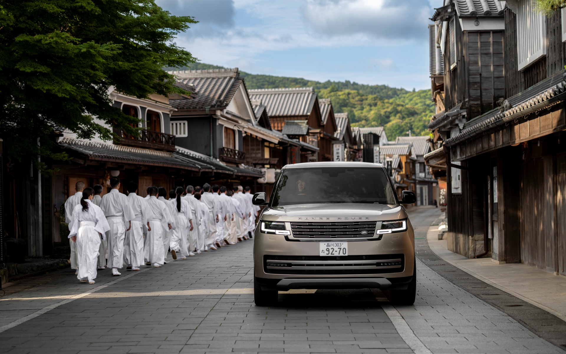 Land Rover Launches "Range Rover Journey" Luxury Experience Travel Program in Japan