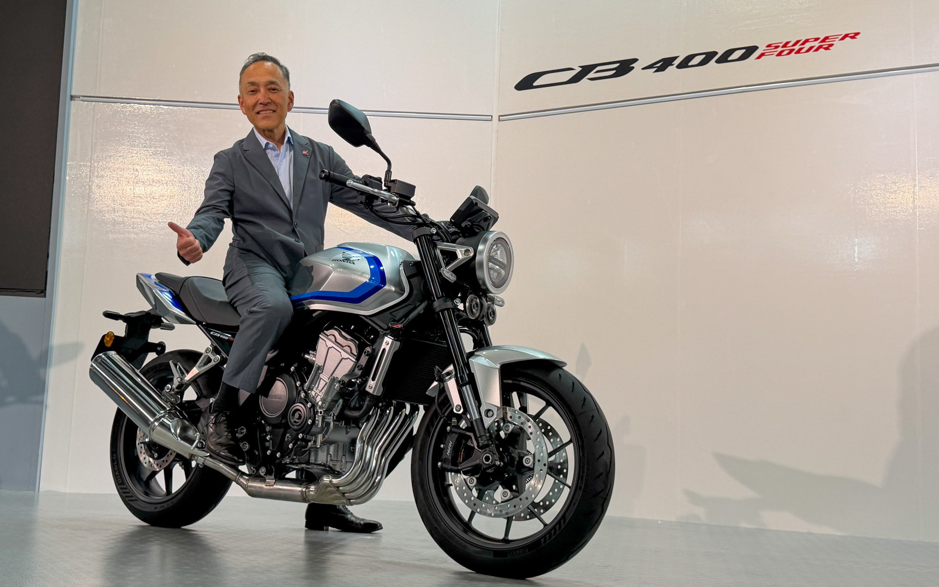 ホンダ、「CB400 SUPER FOUR」「CBR400R FOUR」次世代“直4”コンセプト2