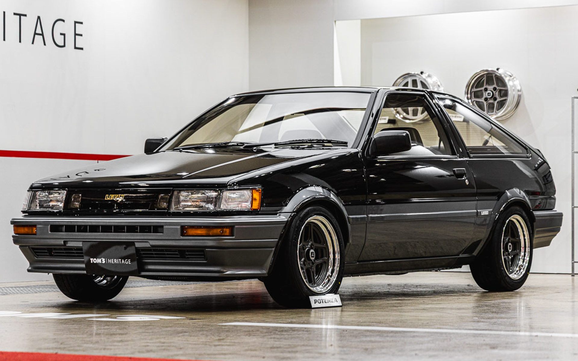 トムス、復刻させた「カローラレビン（AE86）」をオートモビル