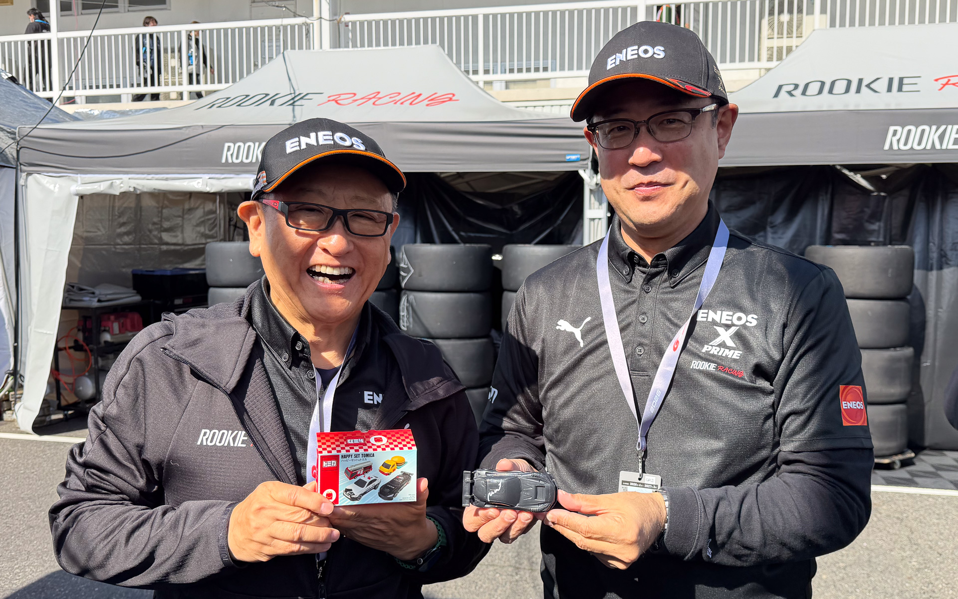 ハッピーセットの新型レーシングカー「GR GT3」を豊田市駅前のマックで