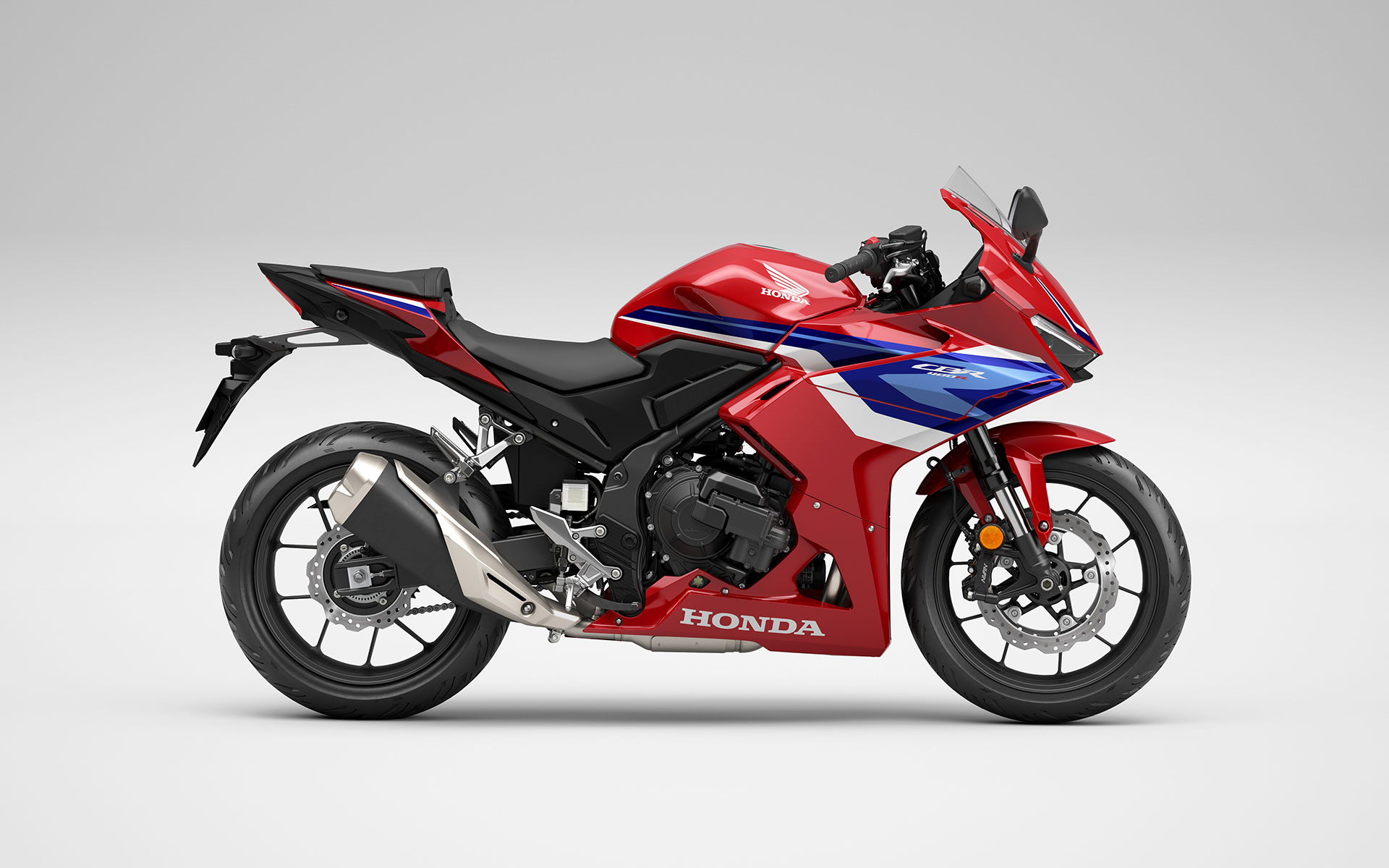 ホンダ、「Honda E-Clutch」搭載のロードスポーツ「CBR400R E-Clutch