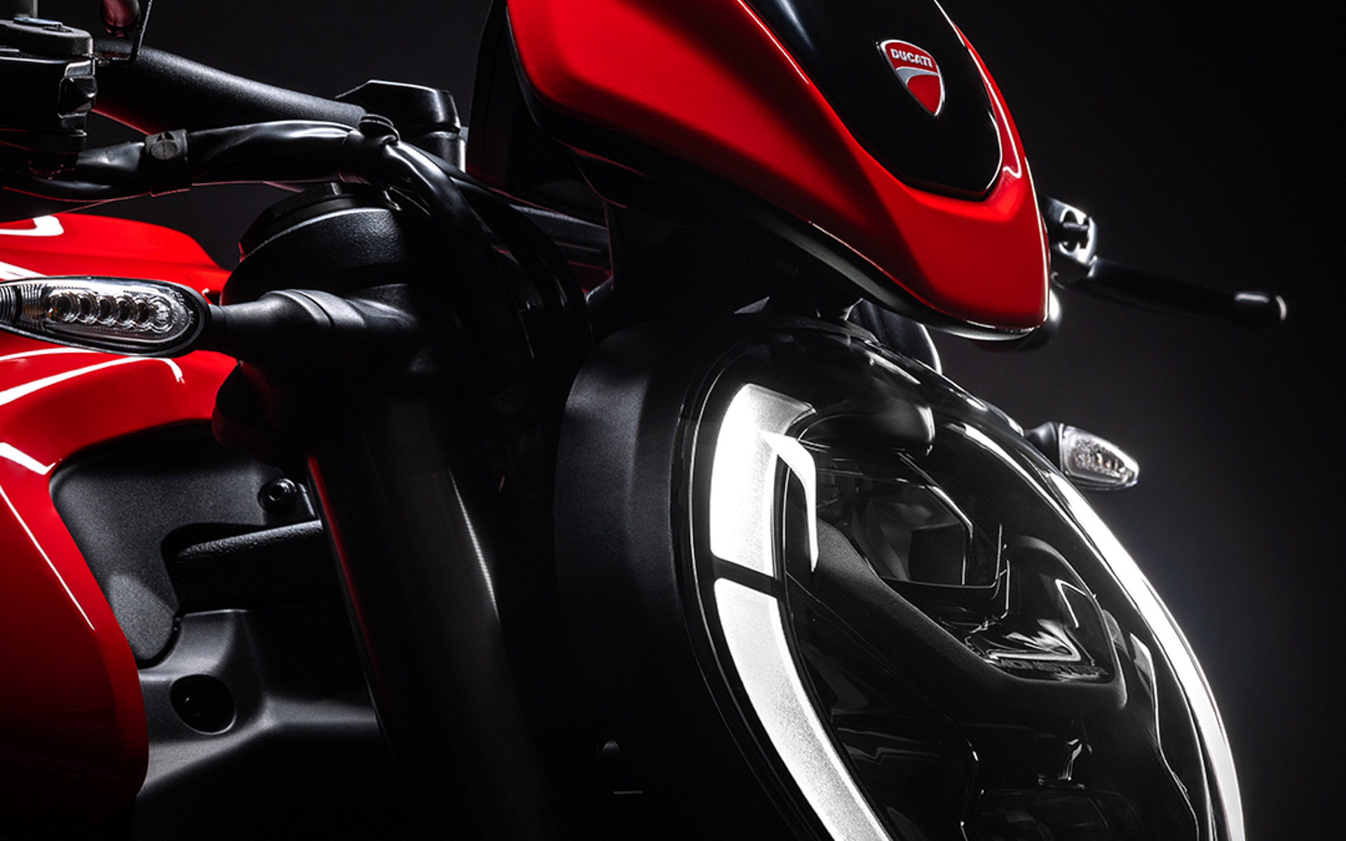 ドゥカティ、新型「モンスター」「パニガーレV4 R」や「デスモ450 MX