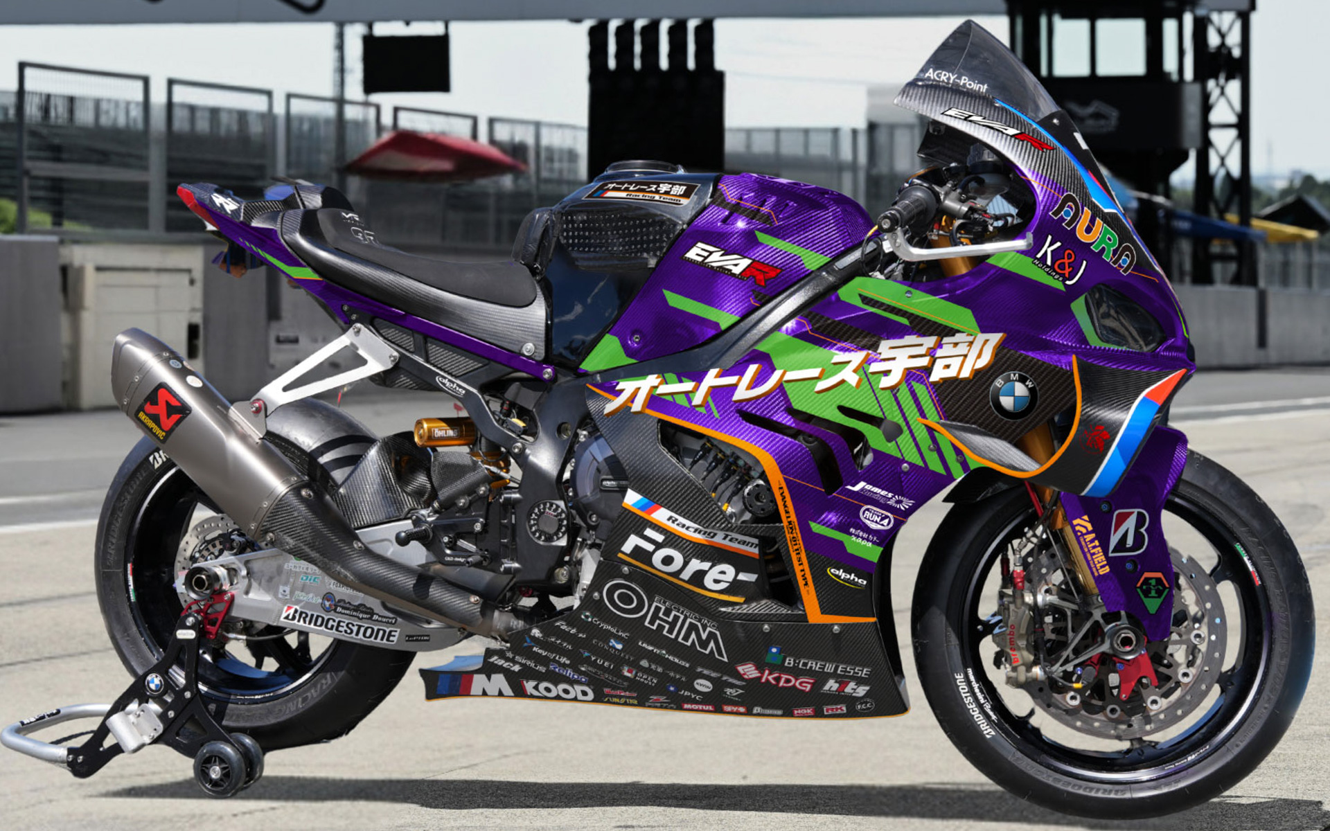 鈴鹿8耐にエヴァ初号機カラーの76号車「AutoRace Ube Racing Team