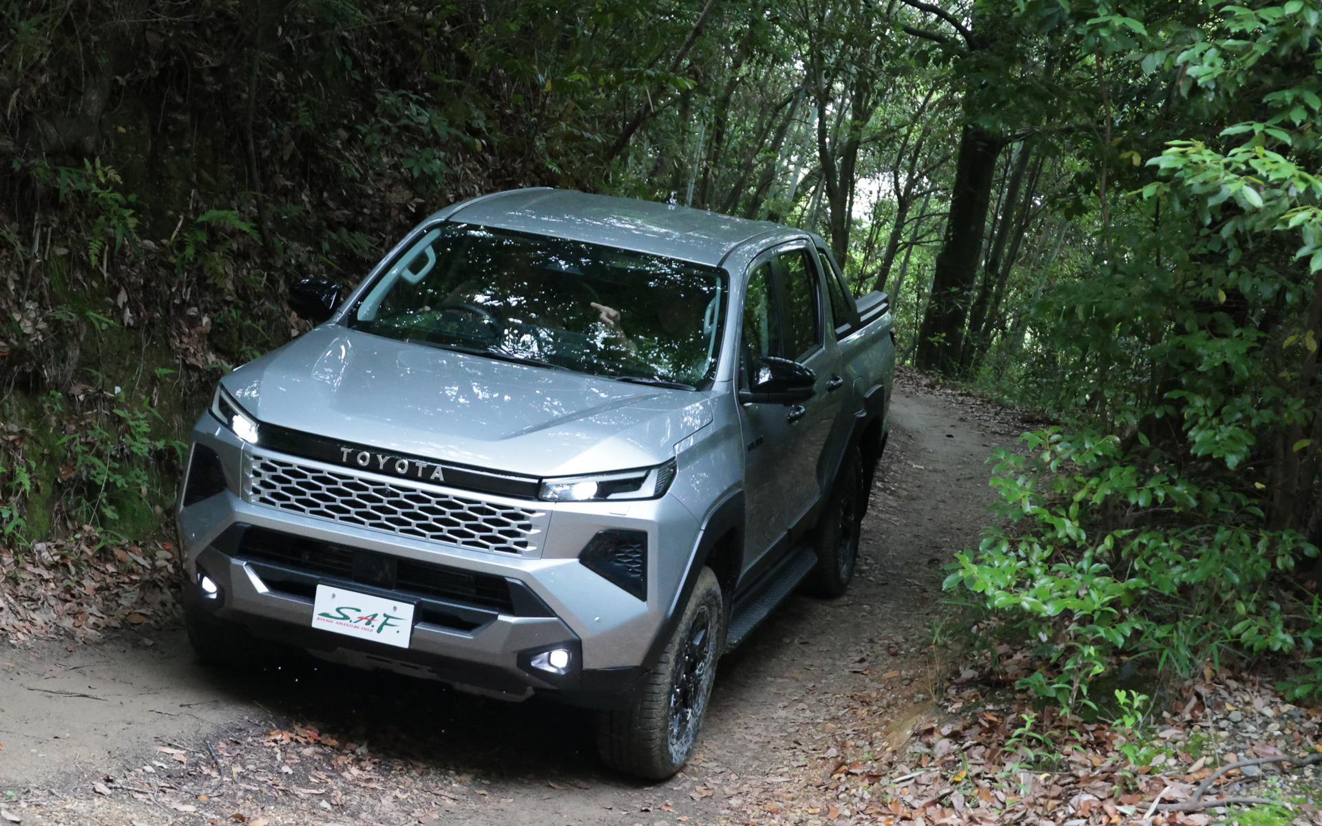トヨタのSUV新型「ハイラックス」、さなげアドベンチャーフィールド