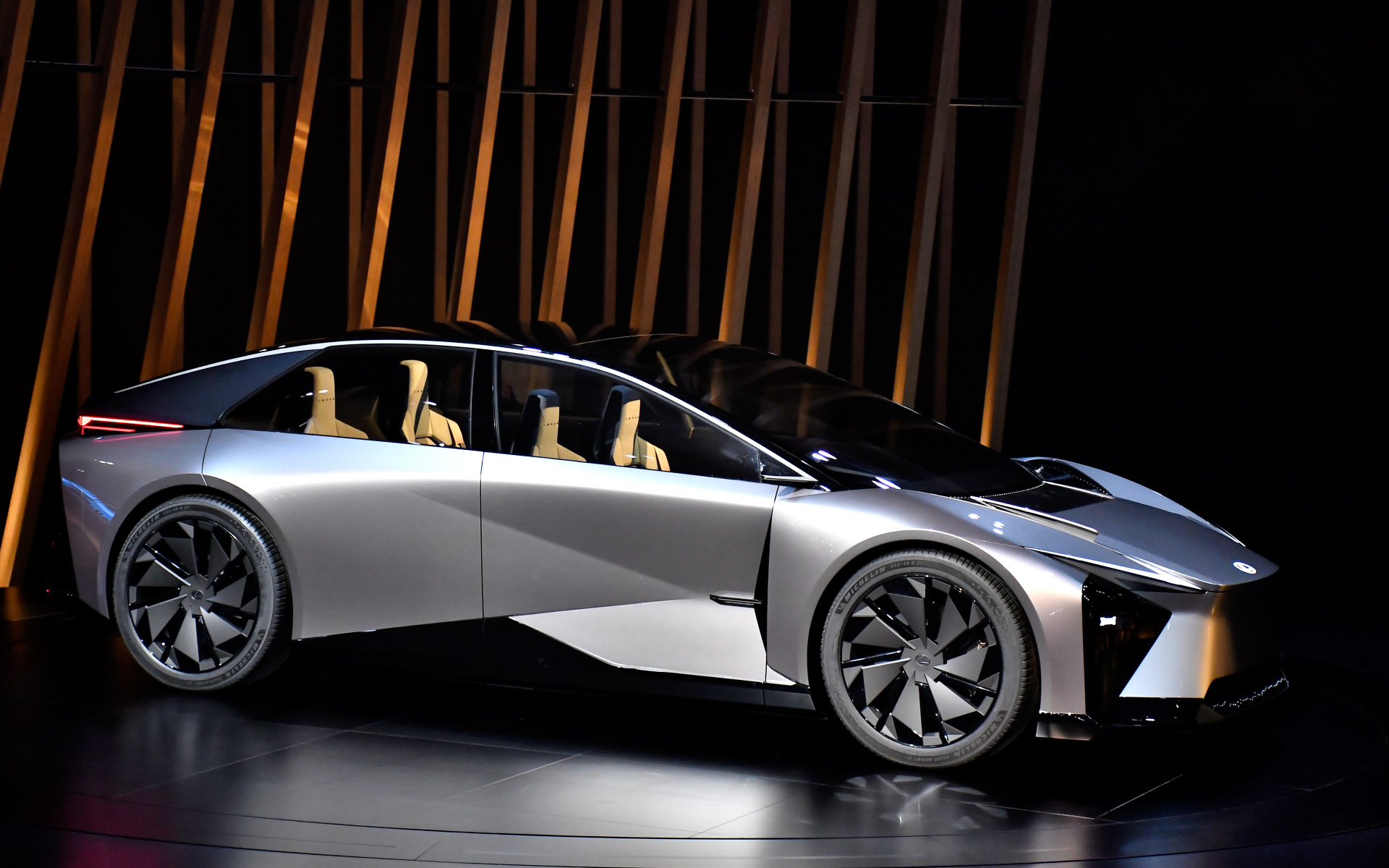 トヨタ、新世代バッテリEV「レクサス LF-ZC」開発中止 中嶋裕樹副社長は「後続車があったからこそ責任を持って中止した」と新技術など新型車に転用