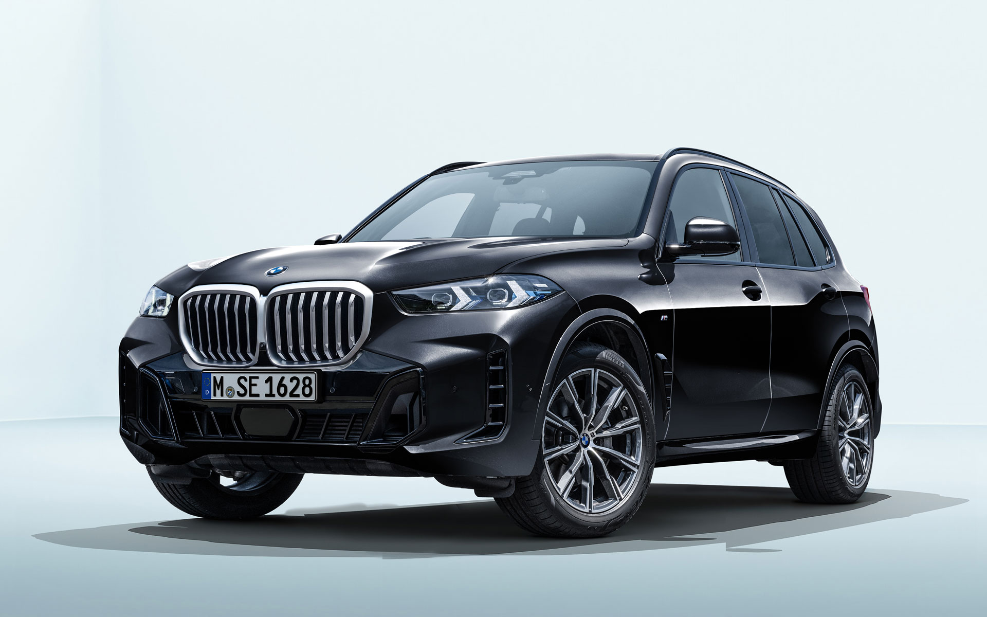  X5 ブラックオープンカー　自動 BMW、「X5」に新たなエントリーモデル「オリジナル」追加 価格は1298万