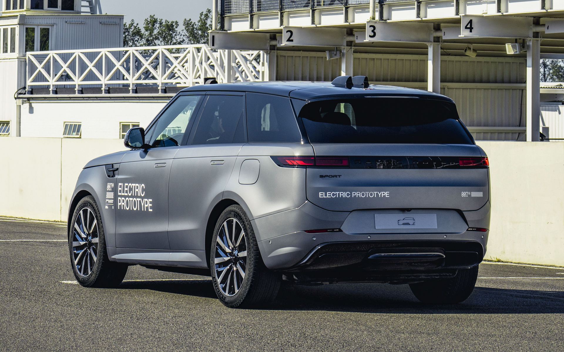 ランドローバー、ブランド2車種目のバッテリEVモデル「レンジローバー