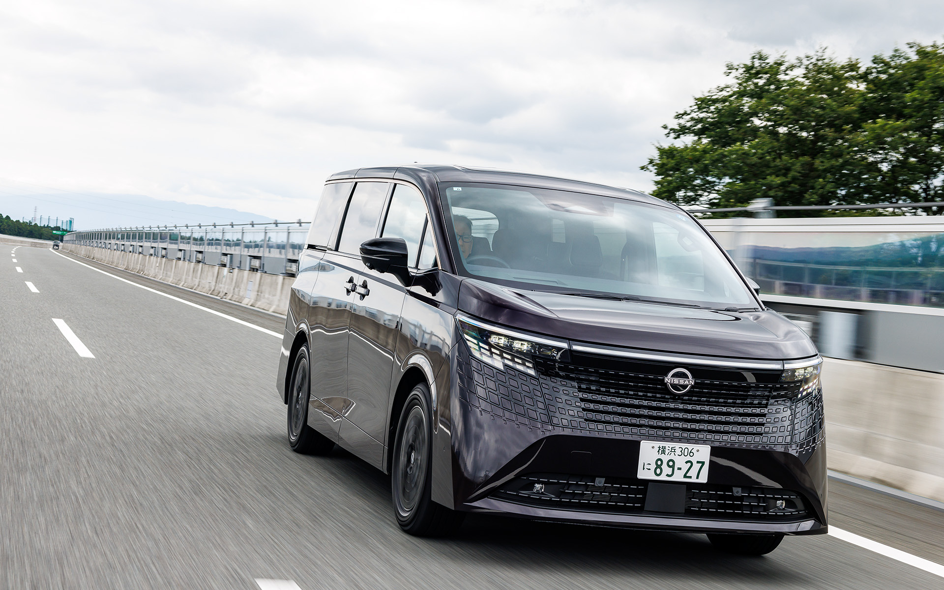 新型「エルグランド」(4代目)公道試乗 快適性とともに走りを ...