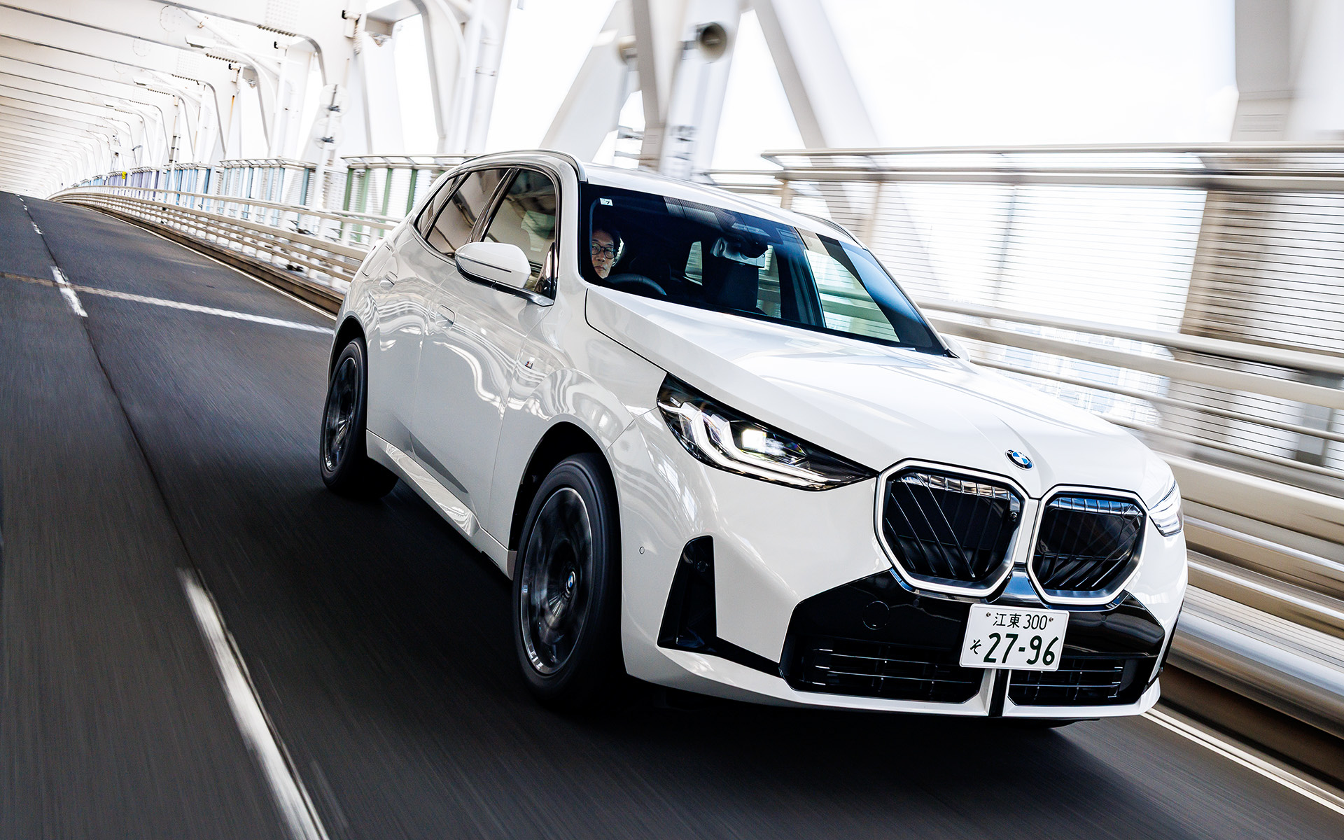 BMWの新エントリーモデル「オリジナル」イッキ乗り 「1シリーズ」「X1